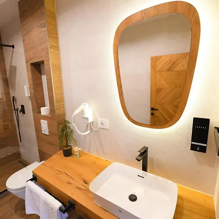 Otel Ana